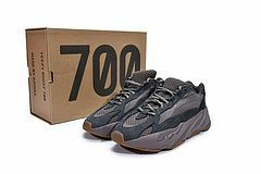 Picture of Yeezy 700 _SKUfc4221561fc